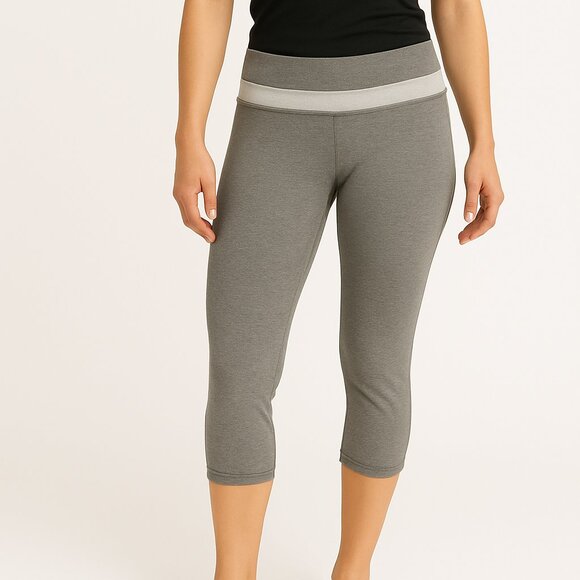 Lululemon Wunder Groove Crops Size 6 - Picture 1 of 4